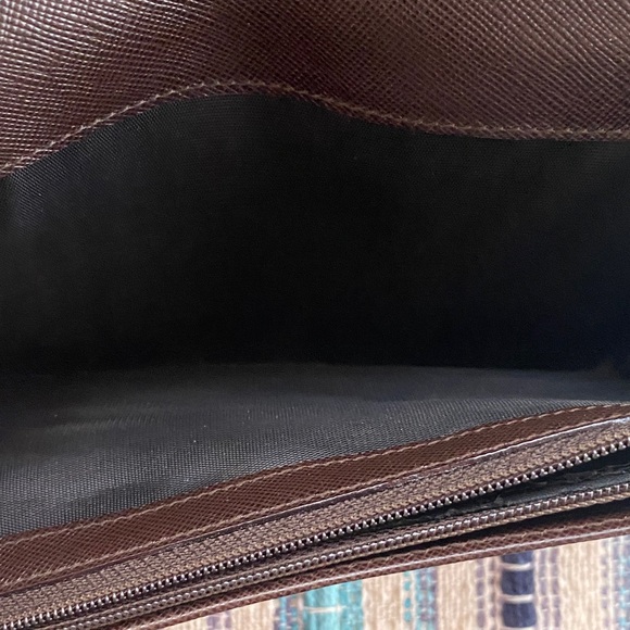 Salvatore Ferragamo Deep brown leather wallet with gold accent - Picture 8 of 16